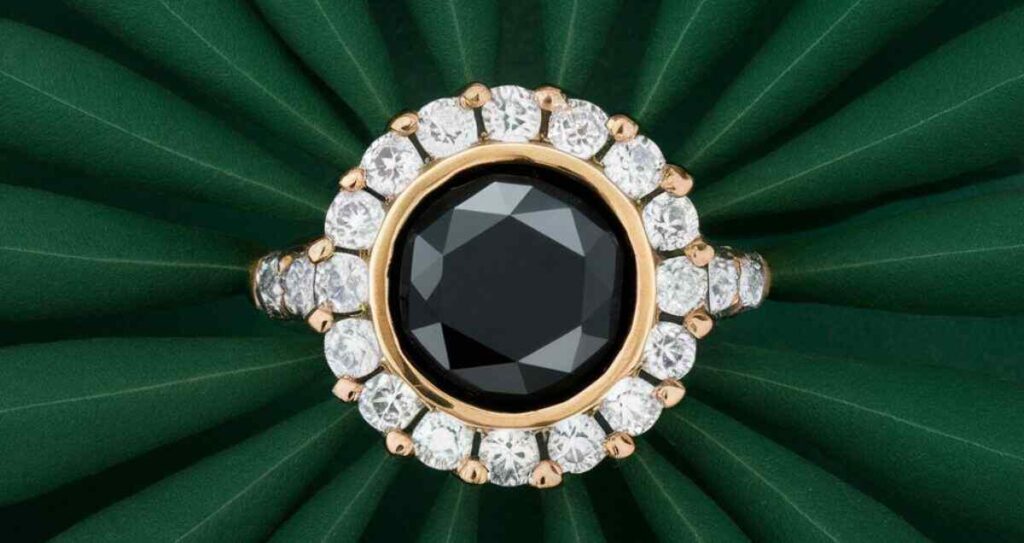 Why Choose a Ring With a Circle of Obsidian Surrounded by Diamonds?